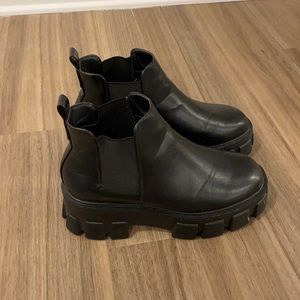 Nasty gal chunky Chelsea booties